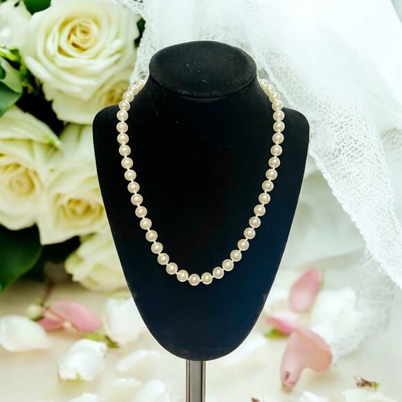 Vintage Faux Pearl Necklace-18''-Knotted-8mm Beads-Filigree Clasp-Bridal-Wedding - Picture 2 of 6